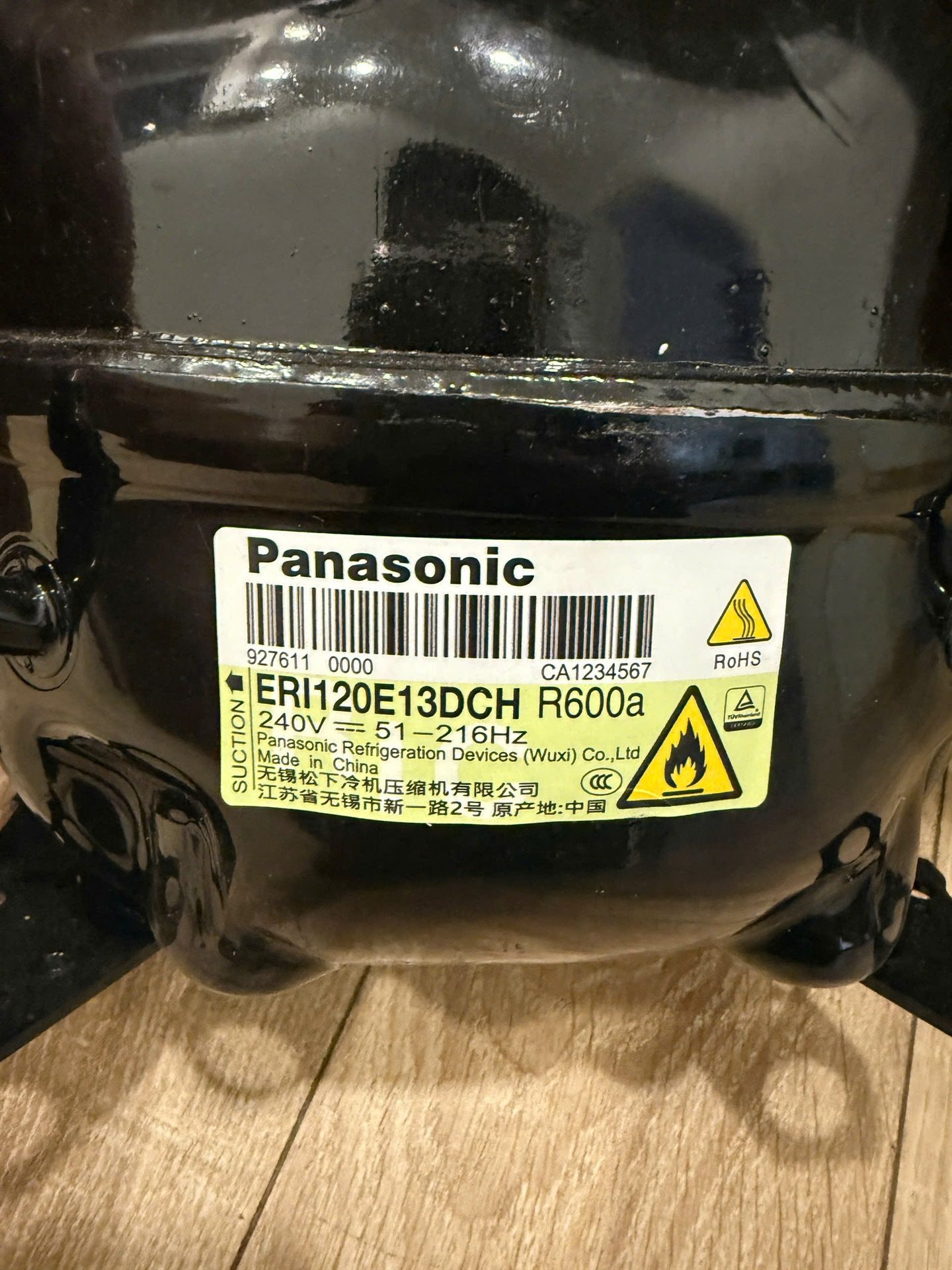 Lốc máy nén Panasonic chuyên nghiệp được kỹ thuật viên thay thế tại nhà khách hàng theo quy trình chuẩn 5S