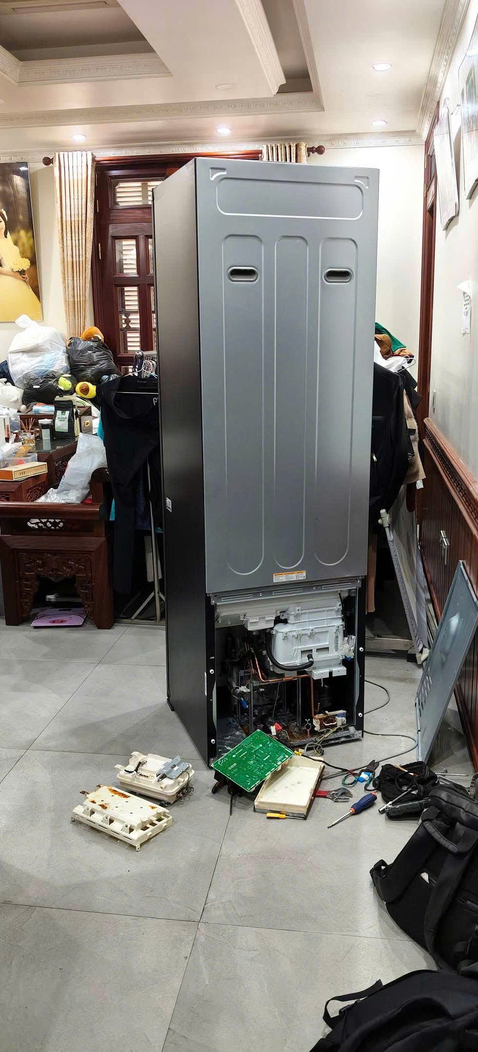 Sửa chữa thay thế linh kiện tủ chăm sóc quần áo tại nhà