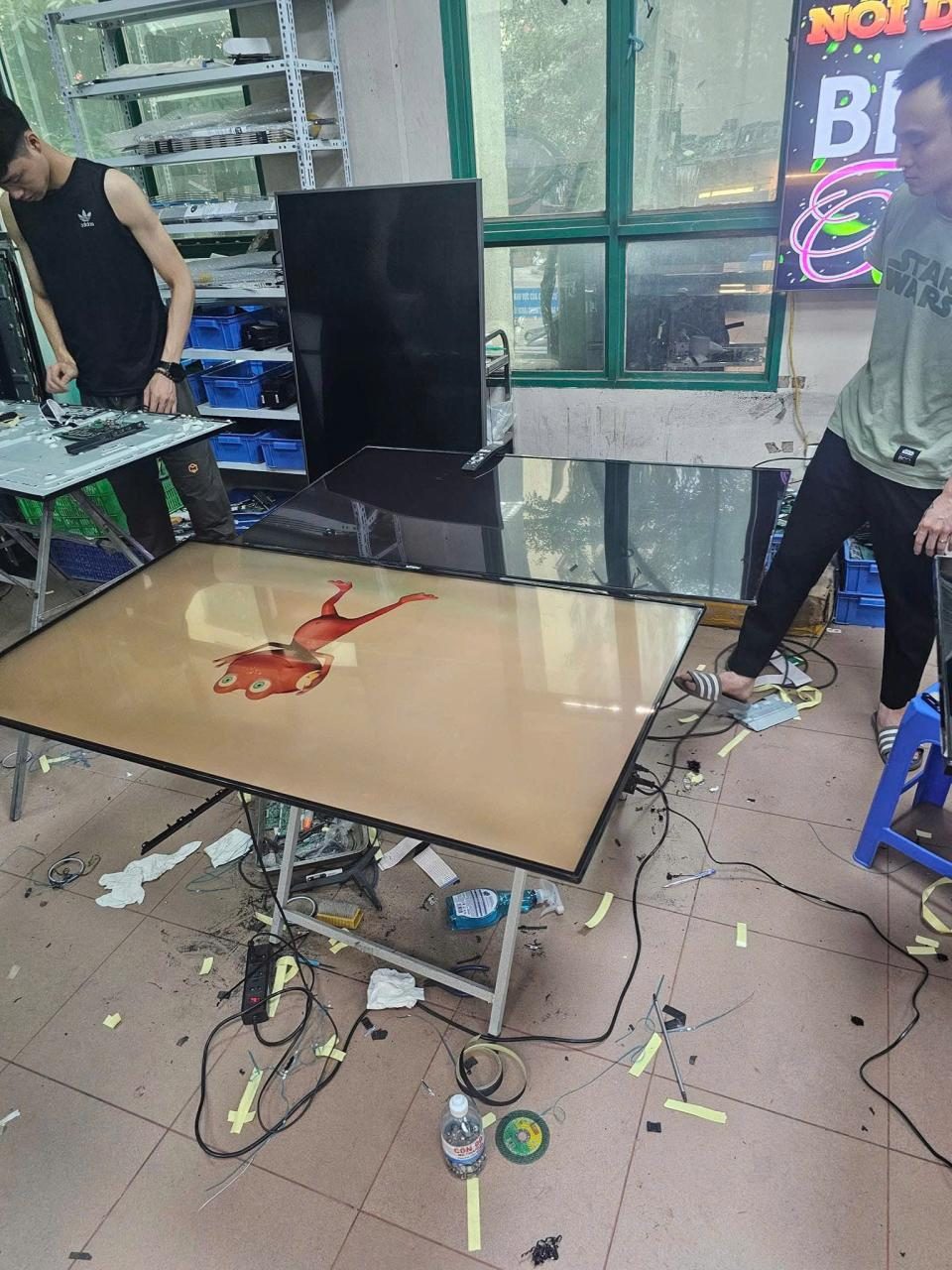 Thay màn hình tivi Aqua chuyên nghiệp